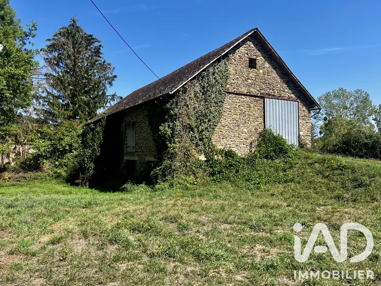 Maison 2 pièces 190 m² · à Lagraulière · 190 m² · 28 500 €