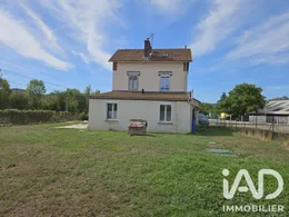 Townhouse in Saint-Julien-du-Sault (89330)