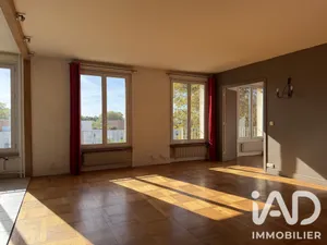 Apartment in Rueil-Malmaison (92500)