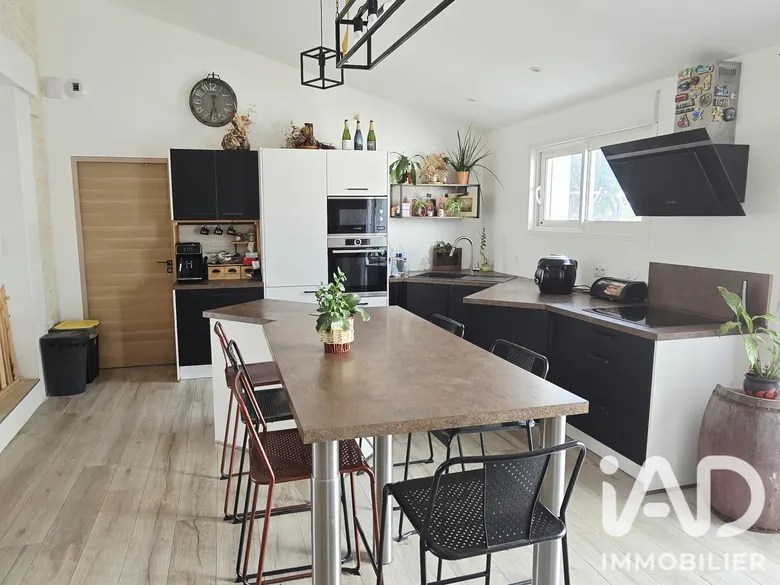Maison 6 pièces 190 m² · à Saint-Jean-de-Liversay · 190 m² · 515 000 €