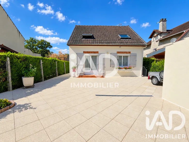 Maison 5 pièces 105 m² · à Claye-Souilly · 105,4 m² · 363 000 €