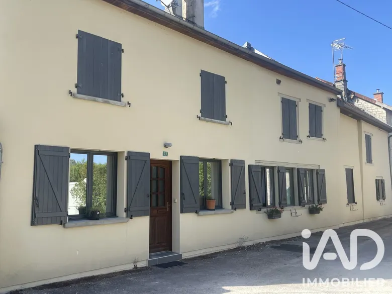Maison 8 pièces 240 m² · à Laferté-sur-Aube · 240 m² · 198 000 €