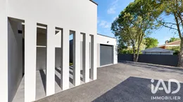 Maison d'architecte à Saint-Hilaire (31410)