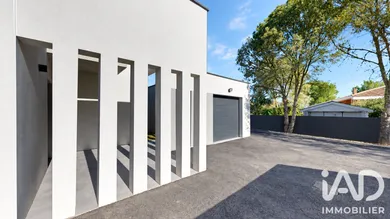 Architectural house in Saint-Hilaire (31410)