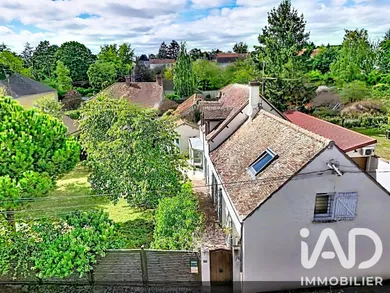 Maison de village à Montfort-l'Amaury (78490)