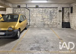 Parking in Paris (75017)