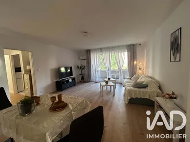 Appartement à Les Angles (30133)
