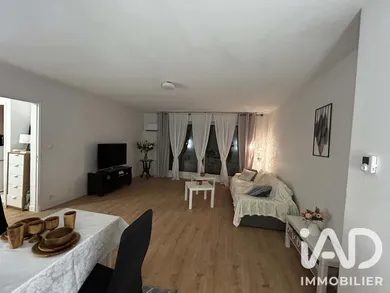 Appartement à Les Angles (30133)