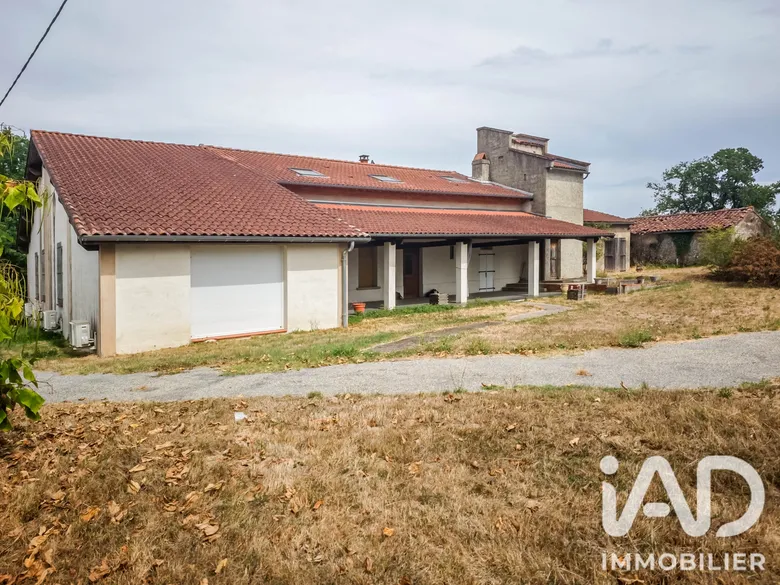 Maison 12 pièces 357 m² · à Bessières · 357 m² · 520 000 €