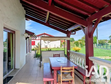 Maison traditionnelle à Larressore (64480)