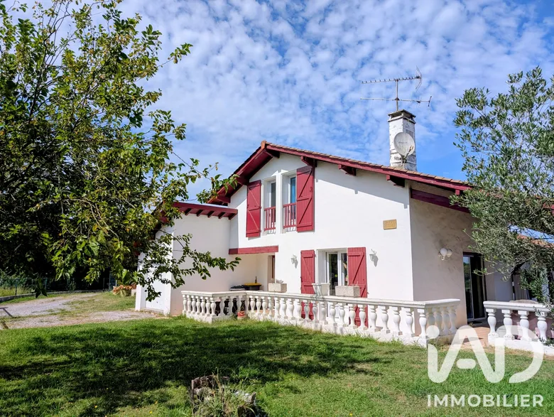 Maison 6 pièces 151 m² · à Larressore · 151 m² · 462 000 €