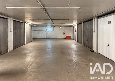 Garage in Paris (75010)