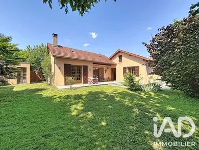 House in Villeneuve-le-Roi (94290)