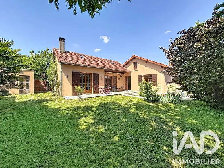Maison 4 pièces 90 m² · à Villeneuve-le-Roi · 90 m² · 330 000 €