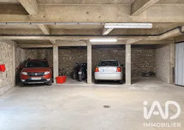 Parking à Paris (75012)