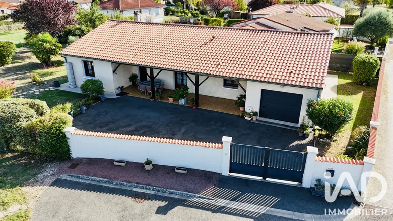 Maison 5 pièces 130 m² · à La Couronne · 130 m² · 225 000 €