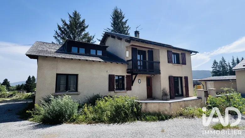 Maison 5 pièces 216 m² · à Formiguères · 216,5 m² · 220 000 €