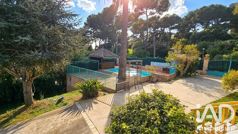 Maison 4 pièces 230 m² · à Hyères · 230 m² · 1 049 000 €