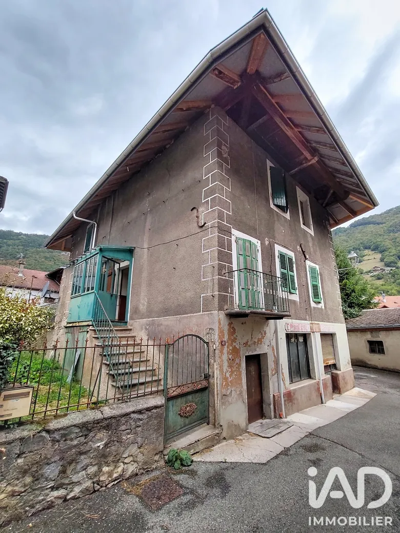 Maison 8 pièces 216 m² · à Val de Chaise · 215,8 m² · 295 000 €