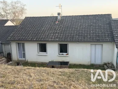 Maison à Saint-Amand-Montrond (18200)