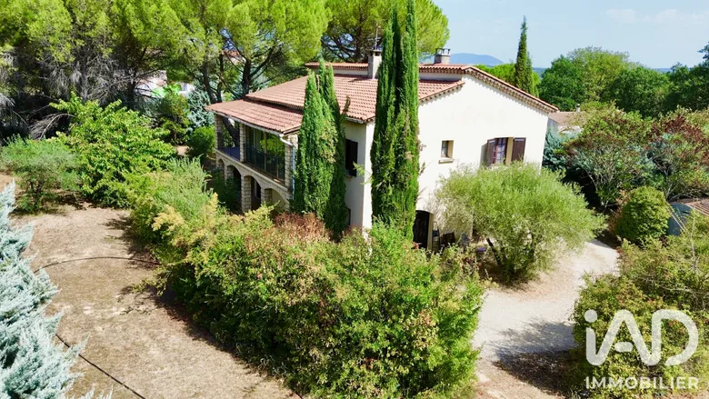 Maison 5 pièces 160 m² · à Deaux · 160 m² · 300 000 €