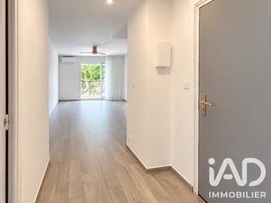 Appartement à Saint-Cyr-sur-Mer (83270)