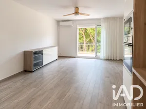 Appartement à Saint-Cyr-sur-Mer (83270)