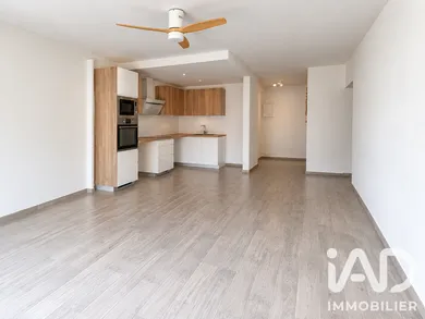 Appartement à Saint-Cyr-sur-Mer (83270)