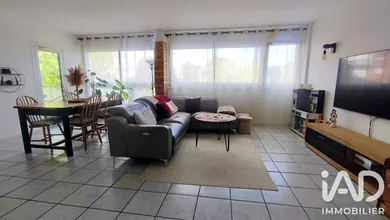 Apartment in Écouen (95440)