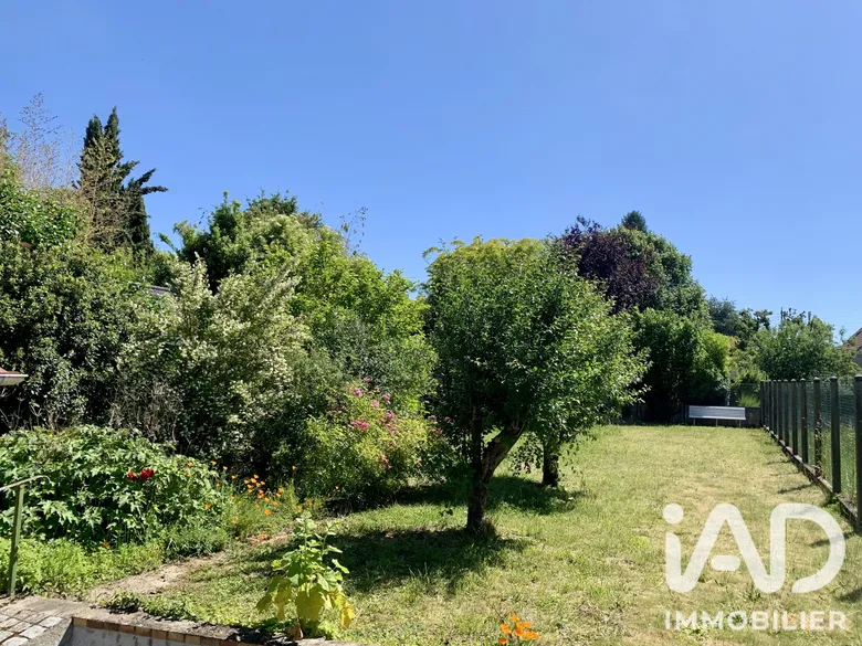 Terrain à Sens (89100) · 69 900 €