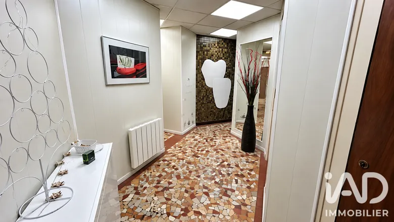 Local commercial 93 m² · à Grenoble · 93 m² · 290 000 €