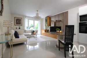 Apartment in Plaisir (78370)