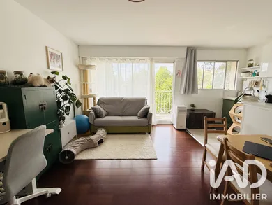 Apartment in Sceaux (92330)