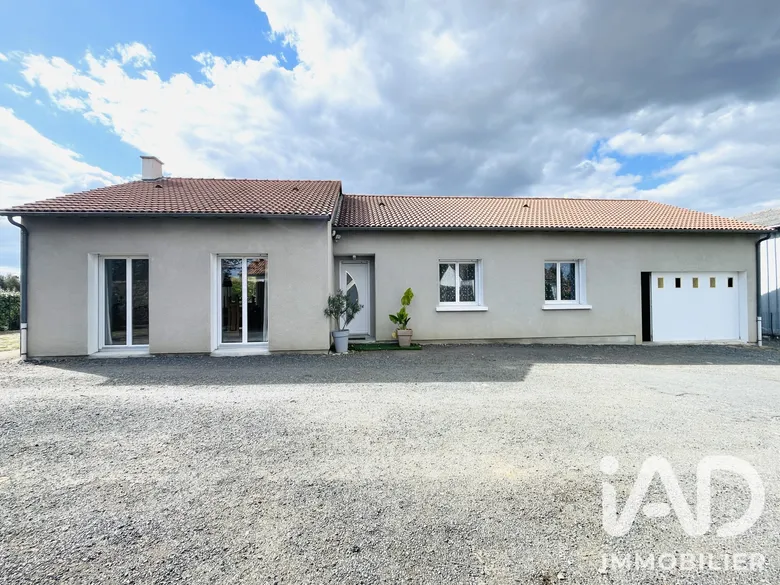 Maison 6 pièces 126 m² · à Chemillé-en-Anjou · 126 m² · 210 000 €