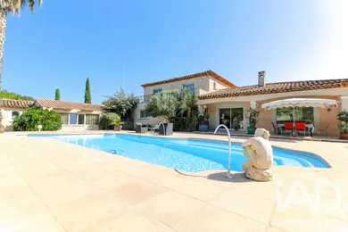 Maison à Roquebrune-sur-Argens (83520)