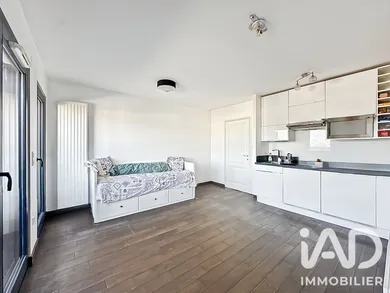Apartment in Ballainvilliers (91160)