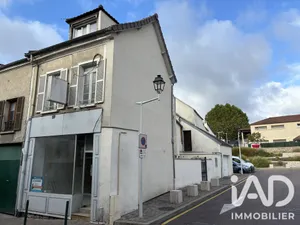 Immeuble à Chanteloup-les-Vignes (78570)