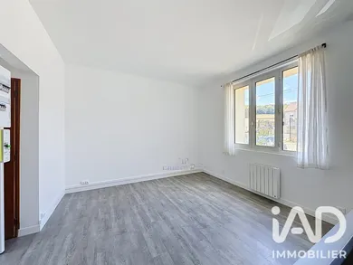 Appartement à Auffreville-Brasseuil (78930)