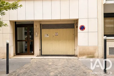 Parking à Paris (75017)