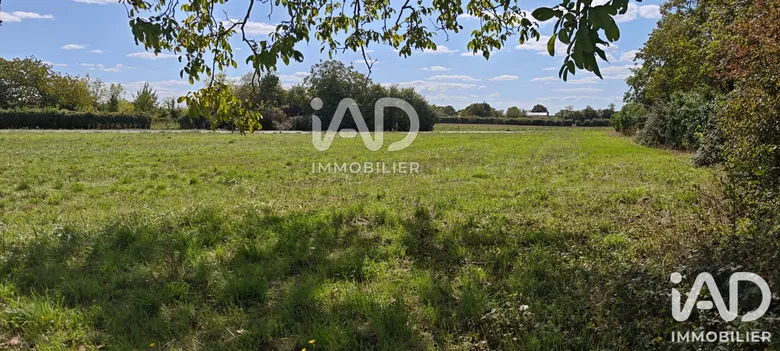 Terrain à bâtir à Pouillé (85570) · 65 000 €