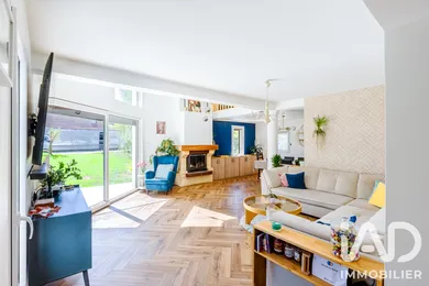 Maison d'architecte à Marines (95640)