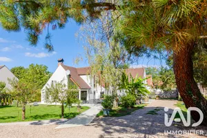 Maison d'architecte à Marines (95640)