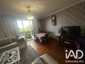 Apartment in Morangis (91420)