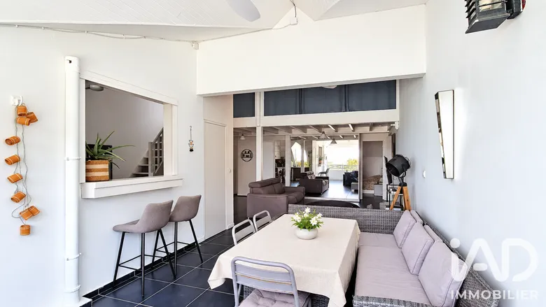 Appartement 4 pièces 98 m² · à Le Gosier · 98 m² · 330 000 €