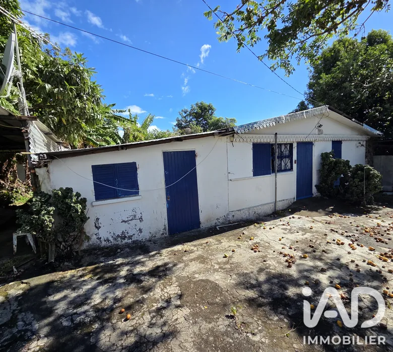 Terrain à bâtir à Saint-Denis (97490) · 155 000 €