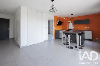 Apartment in Grézieu-la-Varenne (69290)