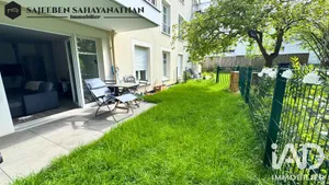 Apartment in Plaisir (78370)