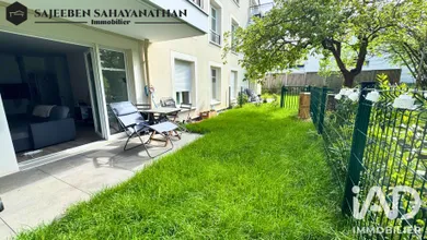 Apartment in Plaisir (78370)