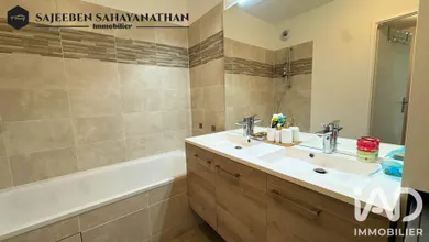 Apartment in Plaisir (78370)