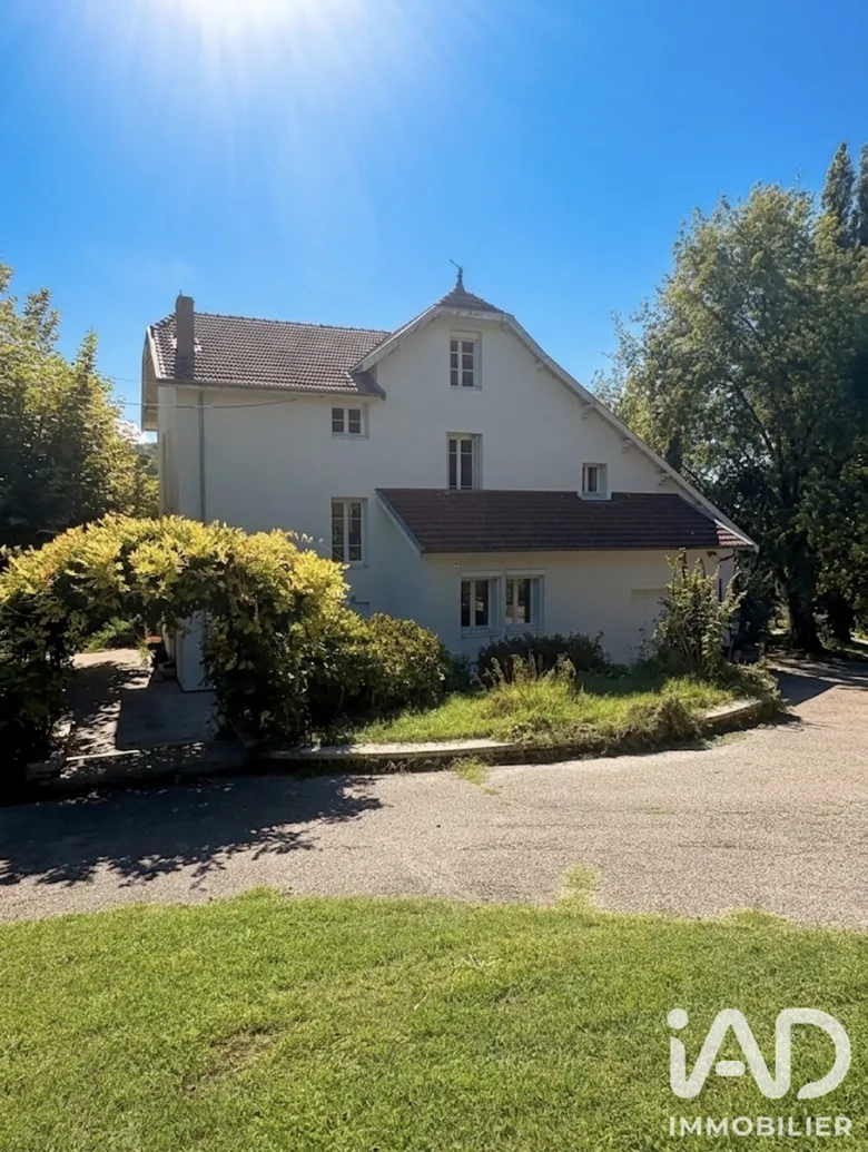 Maison 8 pièces 180 m² · à Saint-Sorlin-de-Morestel · 180 m² · 529 000 €